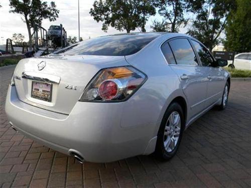 Nissan Altima 2011 photo 4