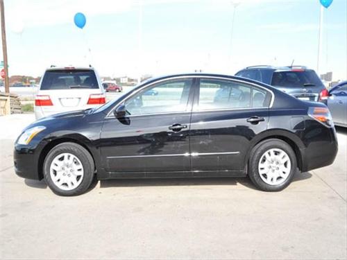 Nissan Altima 2011 photo 2