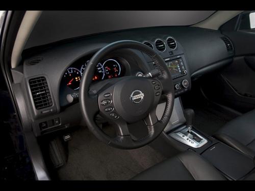 Nissan Altima 2011 photo 2