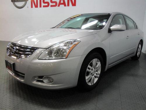 Nissan Altima 2011 photo 2