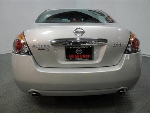 Nissan Altima 2011 photo 5