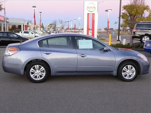 Nissan Altima 2011 photo 1