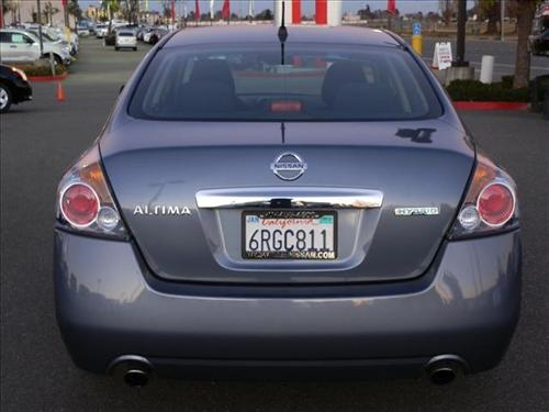 Nissan Altima 2011 photo 2