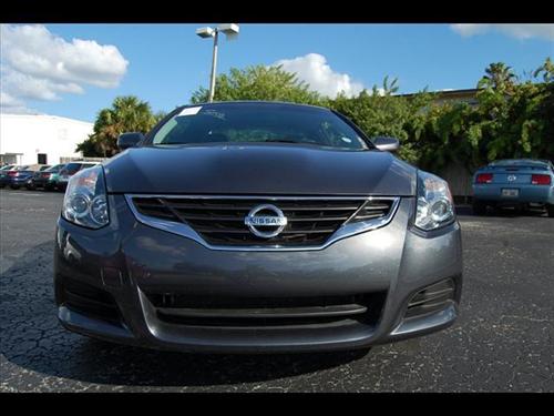 Nissan Altima 2011 photo 1