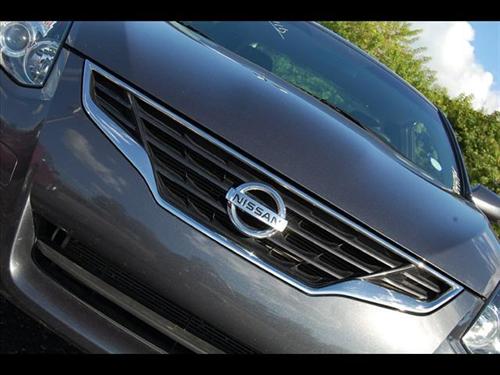 Nissan Altima 2011 photo 2