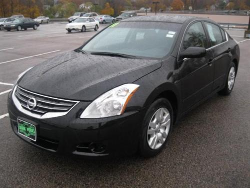 Nissan Altima 2011 photo 2