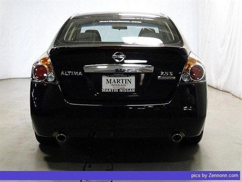 Nissan Altima 2011 photo 2