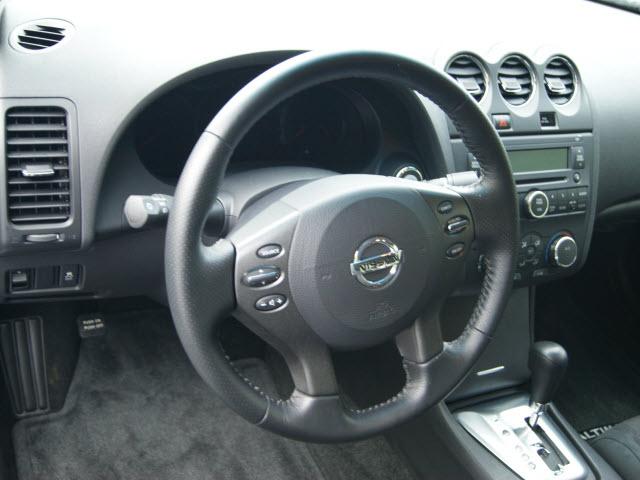 Nissan Altima 2011 photo 3