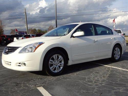 Nissan Altima 2011 photo 1
