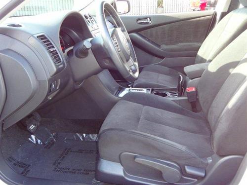 Nissan Altima 2011 photo 4