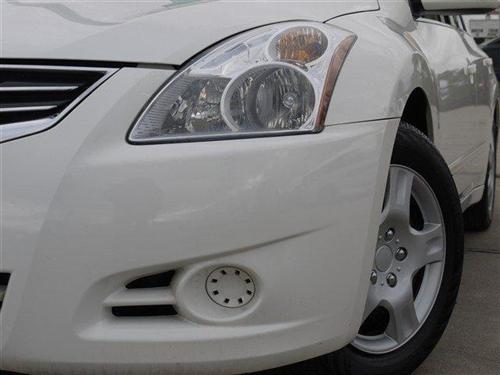 Nissan Altima 2011 photo 1