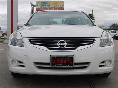Nissan Altima 2011 photo 2