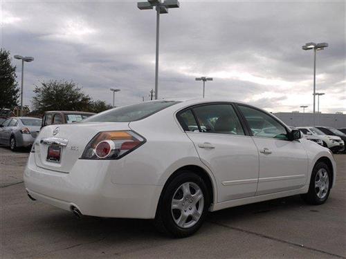 Nissan Altima 2011 photo 4