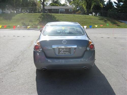 Nissan Altima 2011 photo 3