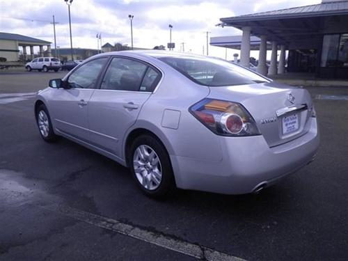 Nissan Altima 2011 photo 4