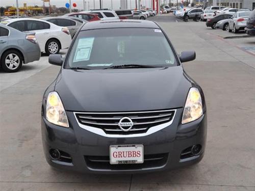 Nissan Altima 2011 photo 1