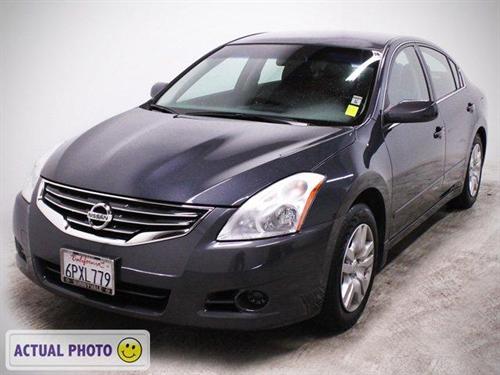 Nissan Altima 2011 photo 4