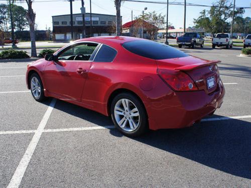 Nissan Altima 2011 photo 1