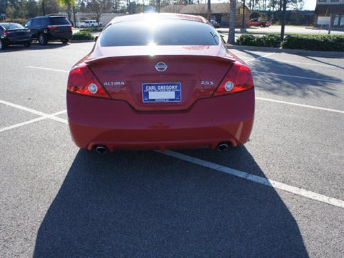 Nissan Altima 2011 photo 2