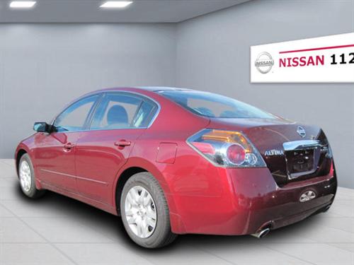 Nissan Altima 2011 photo 2