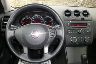Nissan Altima 2011 photo 3