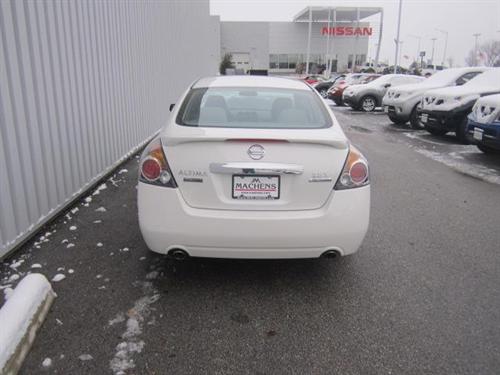 Nissan Altima 2011 photo 3