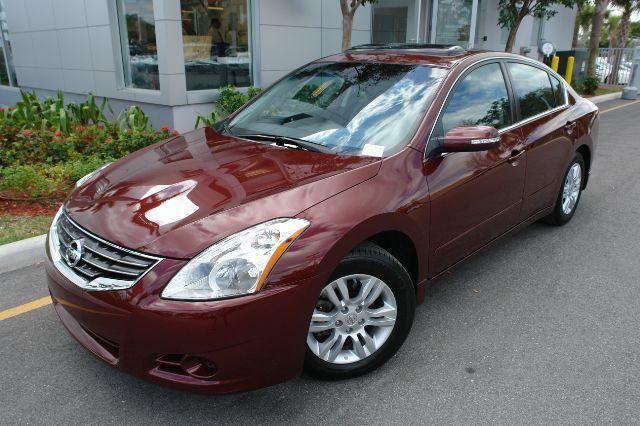 Nissan Altima 2011 photo 1