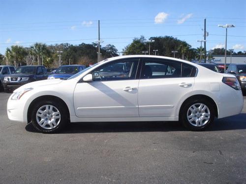 Nissan Altima 2011 photo 1