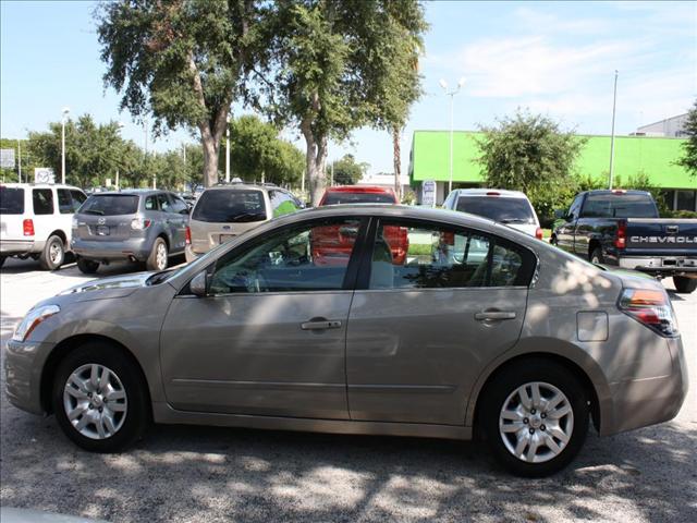 Nissan Altima Pickupslt Quad Cab SWB 4WD 4x4 Truck Sedan