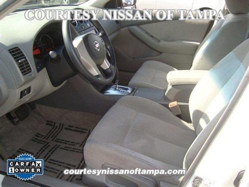 Nissan Altima 2011 photo 2