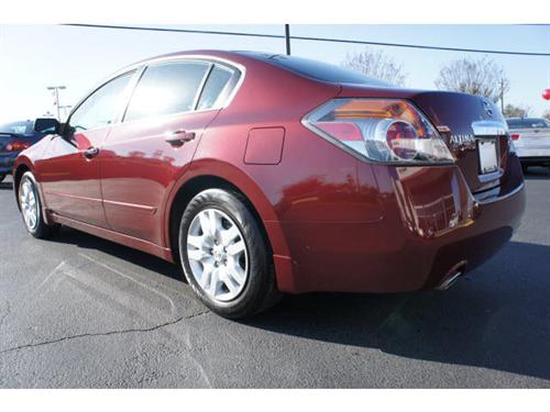 Nissan Altima 2011 photo 1