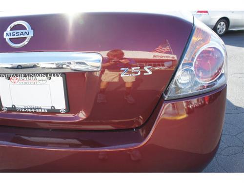 Nissan Altima 2011 photo 4