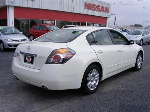 Nissan Altima 2011 photo 1