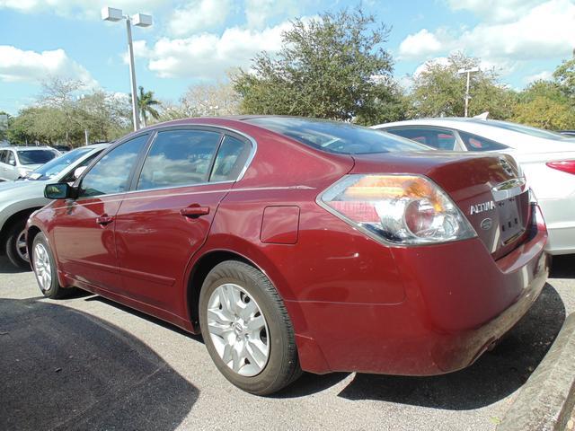Nissan Altima 2011 photo 3