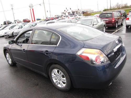 Nissan Altima 2011 photo 2