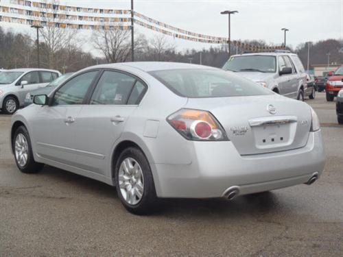 Nissan Altima 2011 photo 2