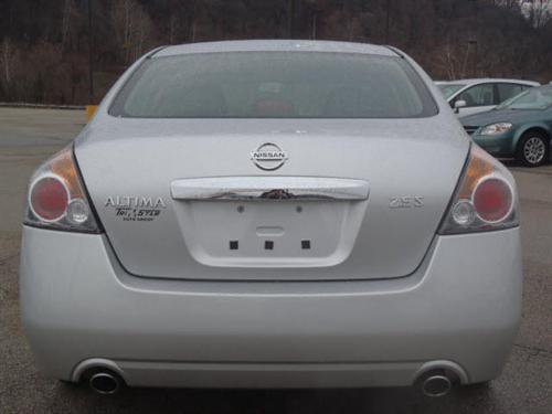 Nissan Altima 2011 photo 3