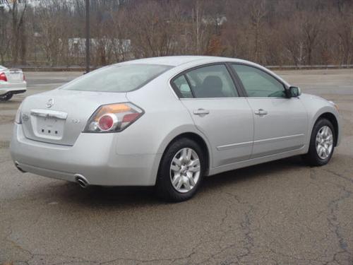 Nissan Altima 2011 photo 4