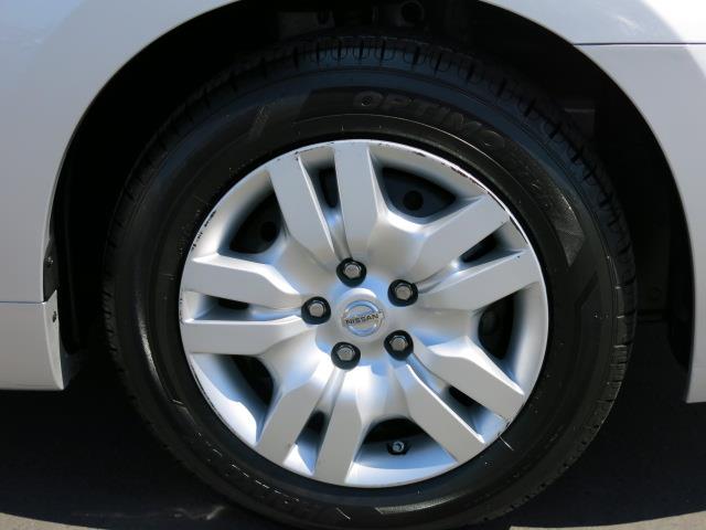 Nissan Altima 2011 photo 2
