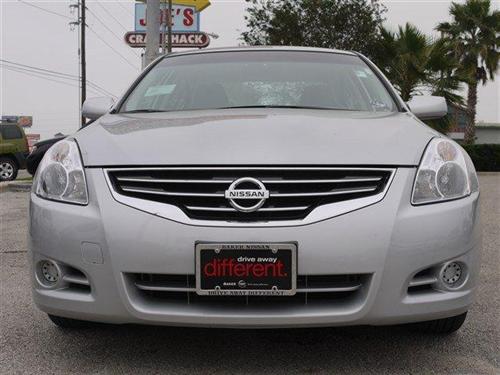 Nissan Altima 2011 photo 2