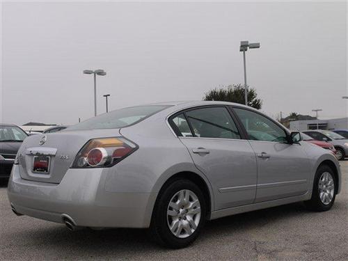 Nissan Altima 2011 photo 4