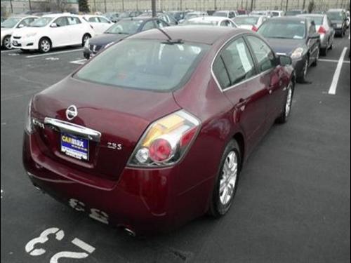 Nissan Altima 2011 photo 4