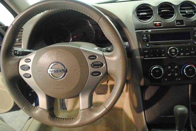 Nissan Altima 2011 photo 16