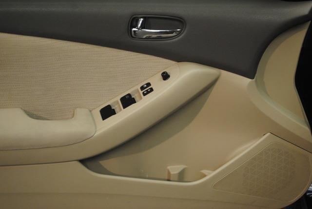 Nissan Altima 2011 photo 22