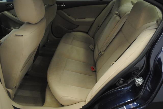 Nissan Altima 2011 photo 23