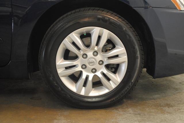 Nissan Altima 2011 photo 24