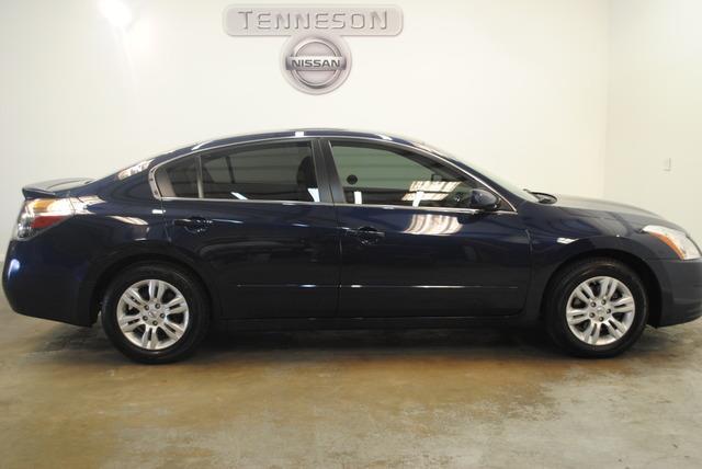Nissan Altima 2011 photo 25