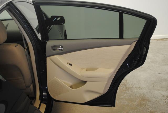 Nissan Altima 2011 photo 27