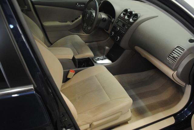 Nissan Altima 2011 photo 3