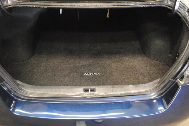 Nissan Altima 2011 photo 6